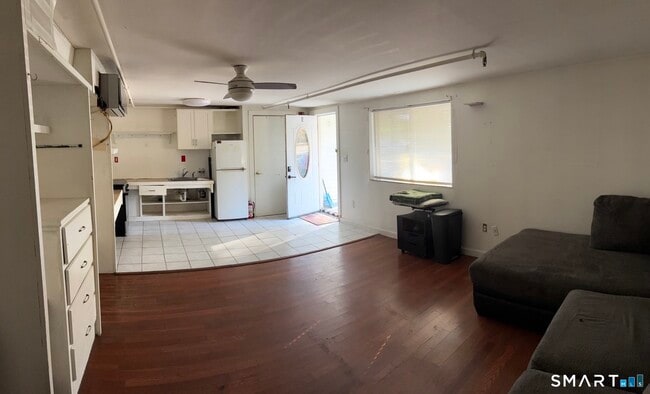 Building Photo - 123 Old Norwich Rd