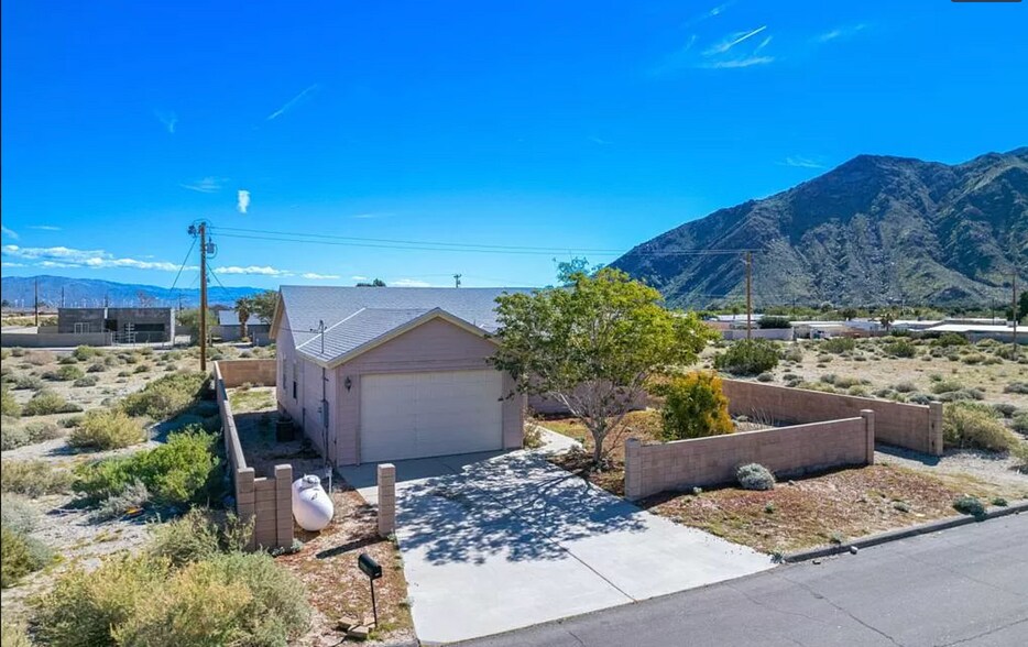Building Photo - 15780 Coral St