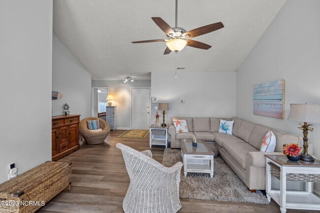 Building Photo - 102 Tiger Woods Pl