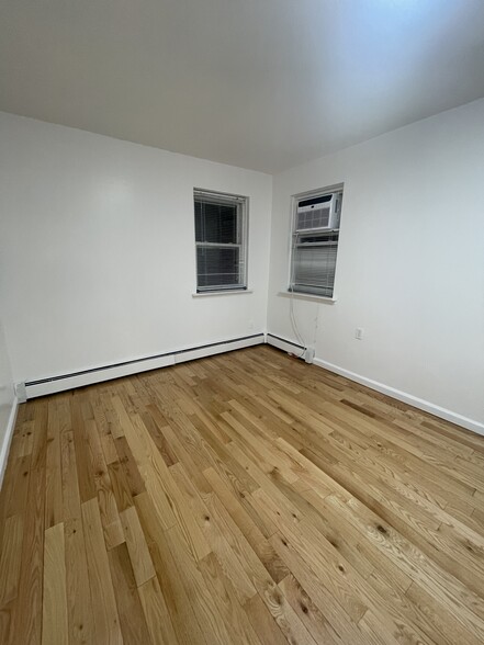 Building Photo - 30 Bay 37th St