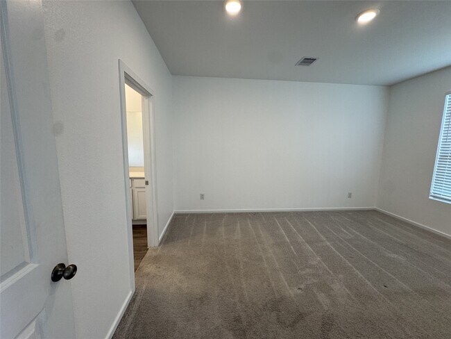 Building Photo - 5318-5318 Still Mdw Ln