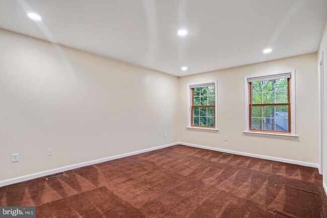 Building Photo - 5105 PHEASANT Rd