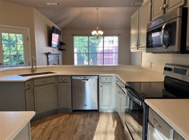 Building Photo - 4611 Shorewood Dr