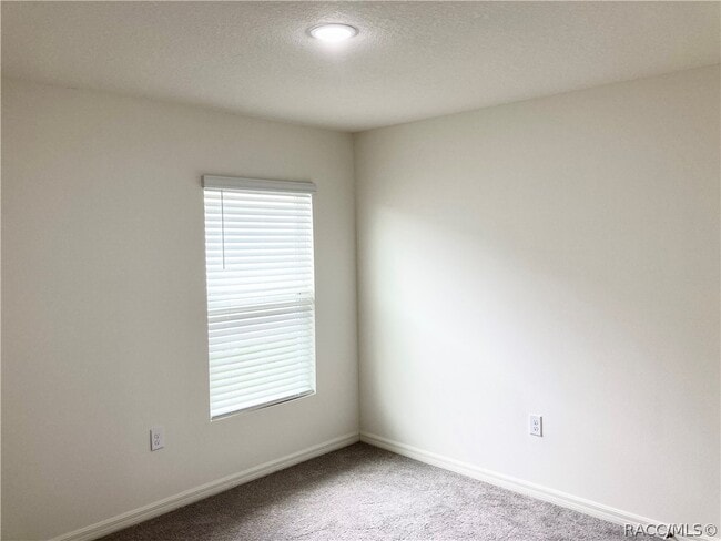 Building Photo - 614 W Fairways View Dr