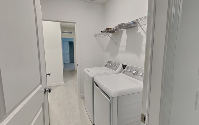 Building Photo - 4760 Yellow Elder Wy