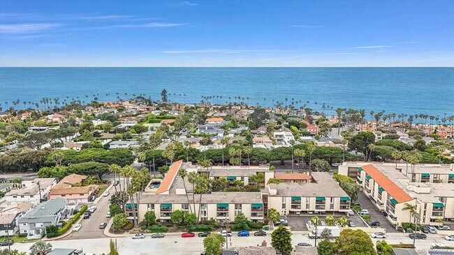 Building Photo - JUST BLOCKS TO THE BEAUTIFUL WIND AND SEA BEACHES!