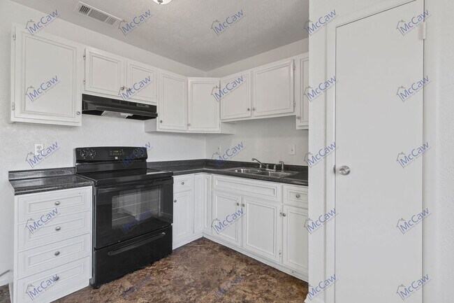 Building Photo - 5006 Frontier Rd