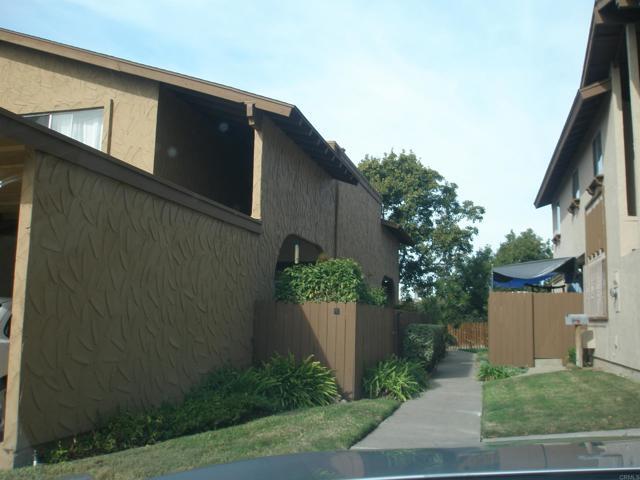 Building Photo - 1450 Melrose Ave