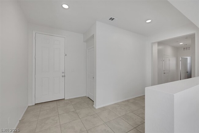 Building Photo - 2720 Alta Vista St