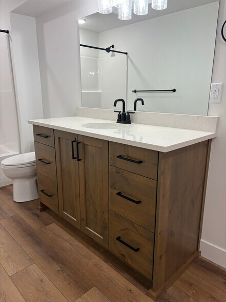 Building Photo - 184 N Rick Way