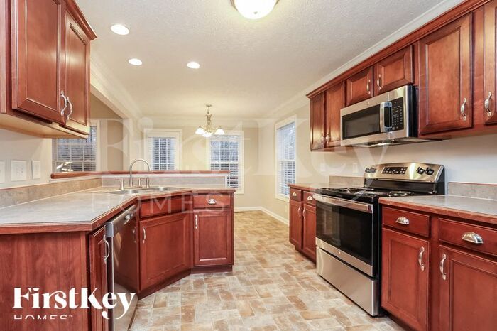 Building Photo - 593 Winding Bluff Way