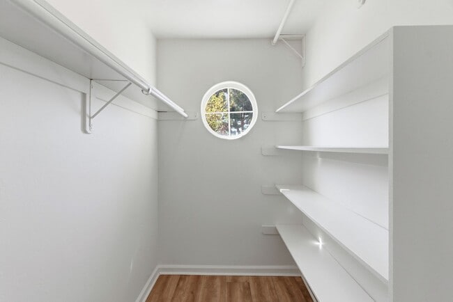 Building Photo - 726 K St