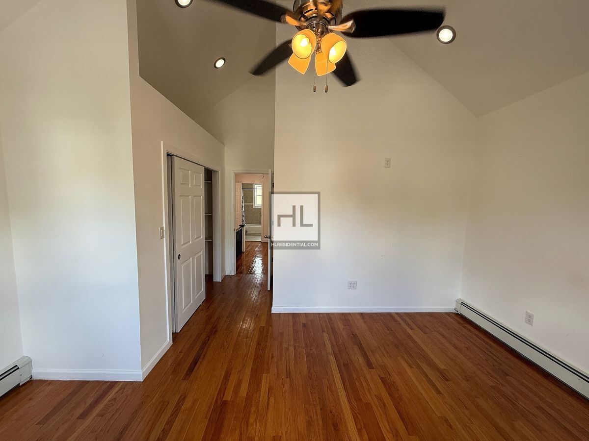 Building Photo - LOCKMAN AVENUE