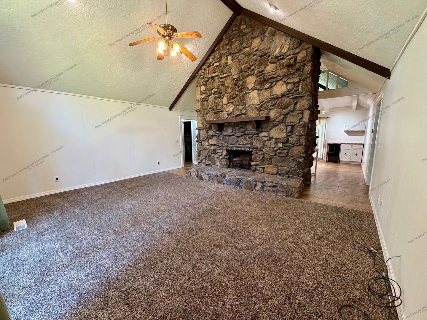 Building Photo - 602 Azure Hills Dr