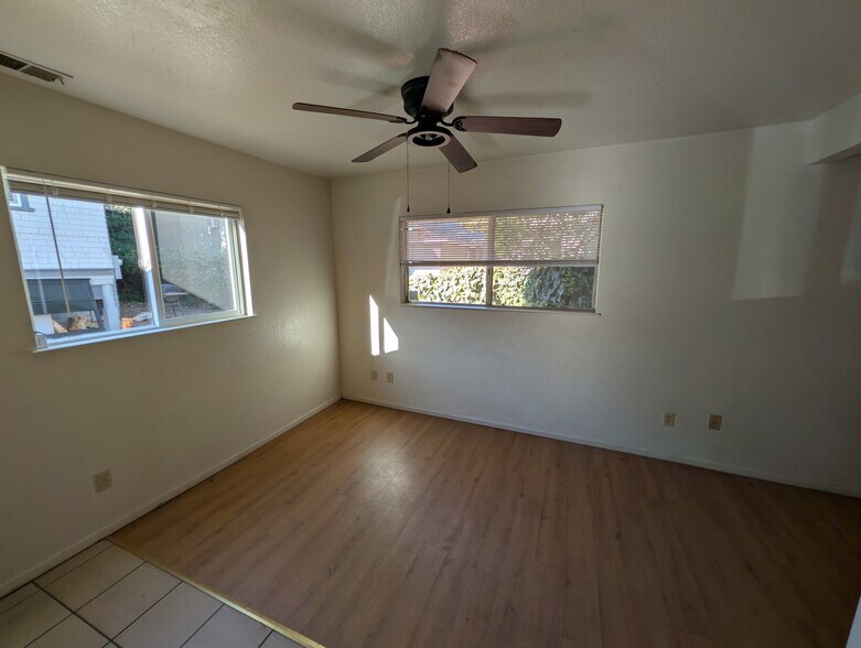Building Photo - 208 W Sacramento Ave