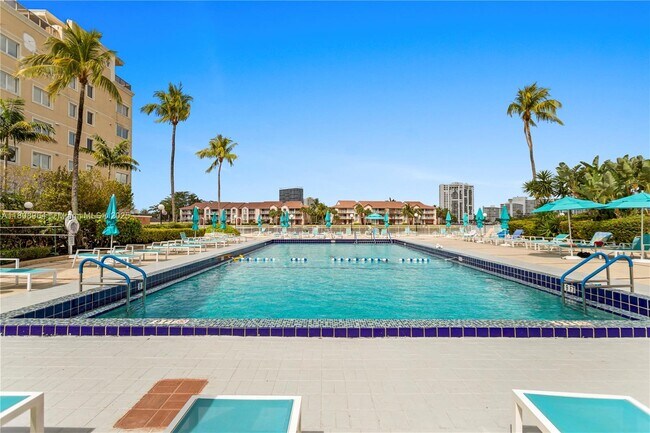 Building Photo - 3800 S Ocean Dr