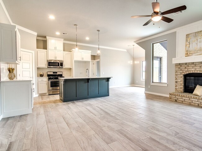 Building Photo - Modern Home in Edmond Schools - 4 bedrooms...