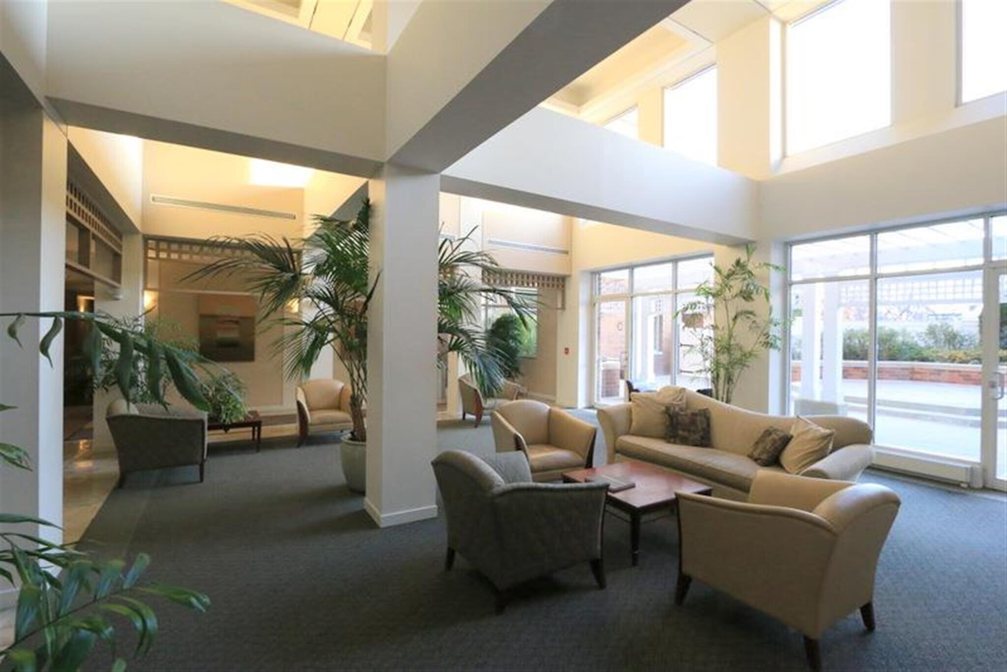 Building Photo - 931 Massachusetts Ave