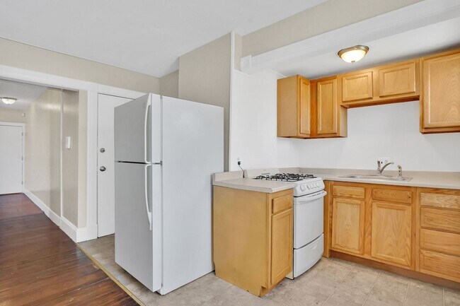 Building Photo - 3 Sumner Ave