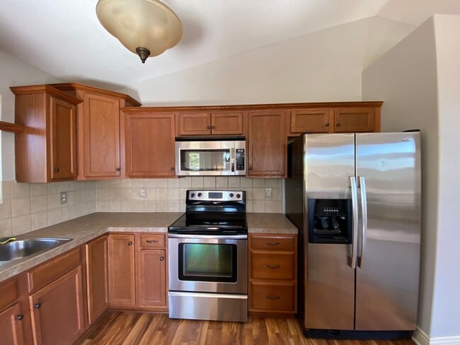 Building Photo - MINUTES FROM FT. RILEY! TWO CAR GARAGE!