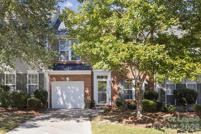 Building Photo - 6037 Queens Walk Ct
