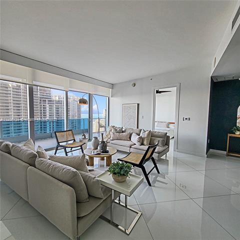 Building Photo - 200 Biscayne Boulevard Way