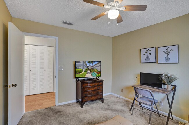Building Photo - 15235 Lakes of Delray Blvd