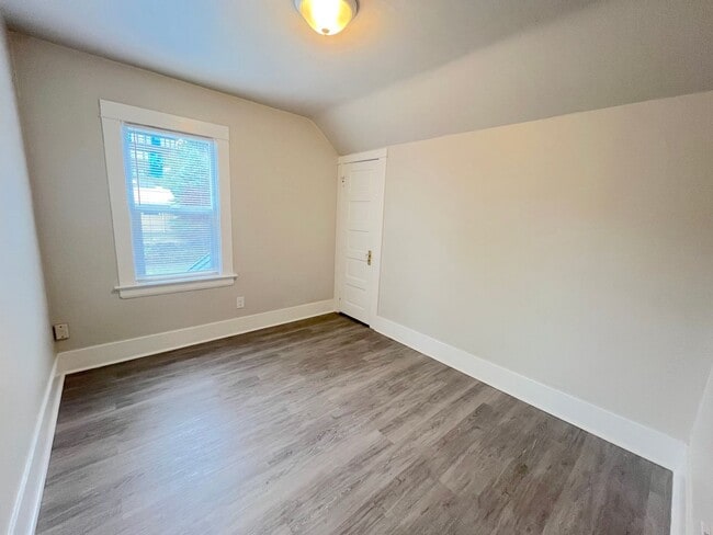 Building Photo - 101 N Bowdoin Pl