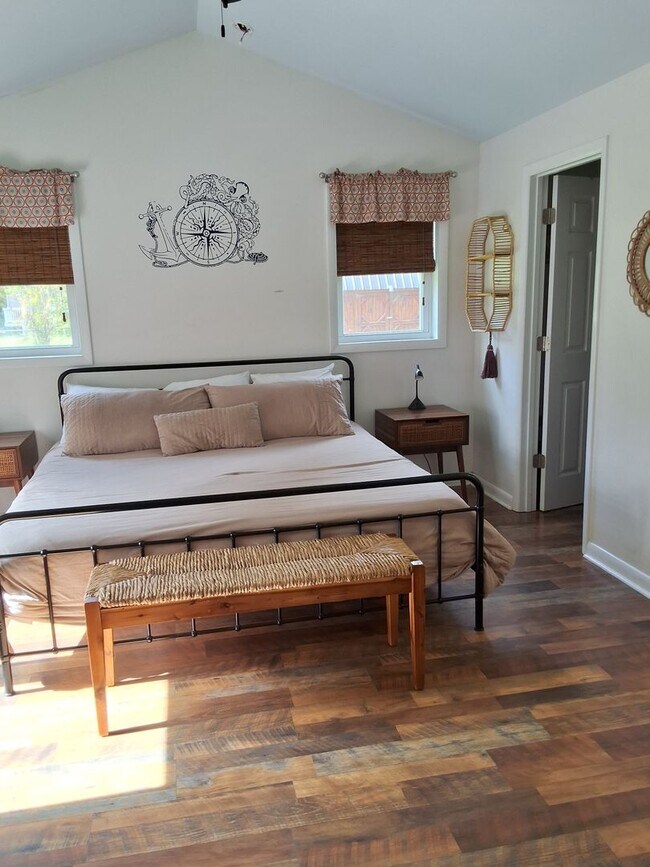 Building Photo - Fully Furnished home in Beaufort