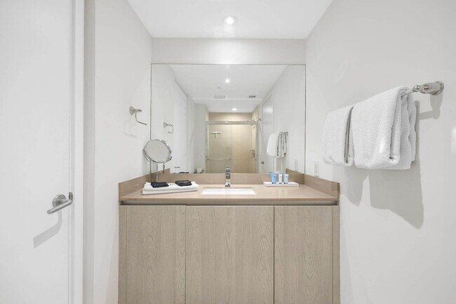 Building Photo - 4111 S Ocean Dr