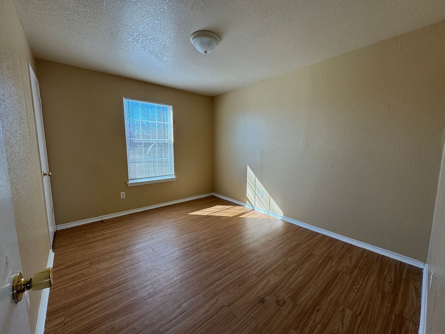 Building Photo - 1709 Cedarhill Dr