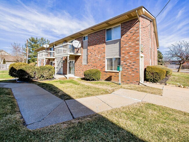 Building Photo - 125 E Van Riper Rd