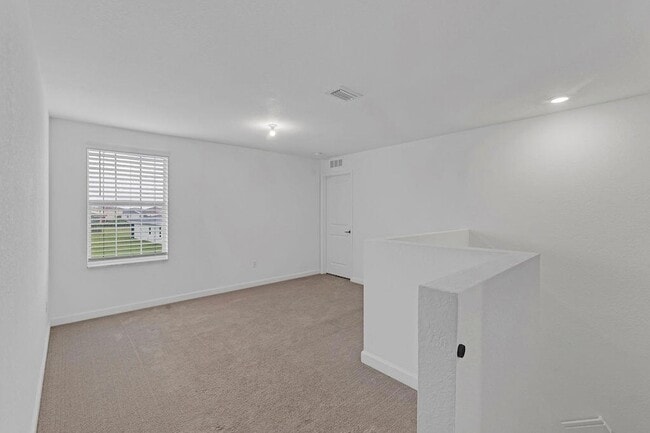 Building Photo - 7609 NW Archerfield Dr