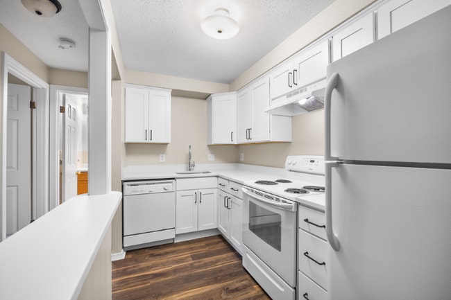 Building Photo - 180 Main St