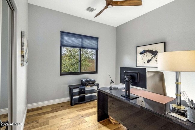 Building Photo - 10912 E Butherus Dr