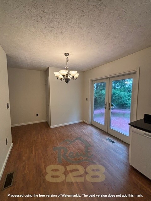 Building Photo - 8 Laurel Brook Dr