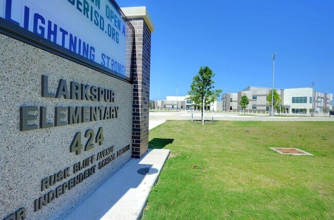 Building Photo - 305 Earl Keen St