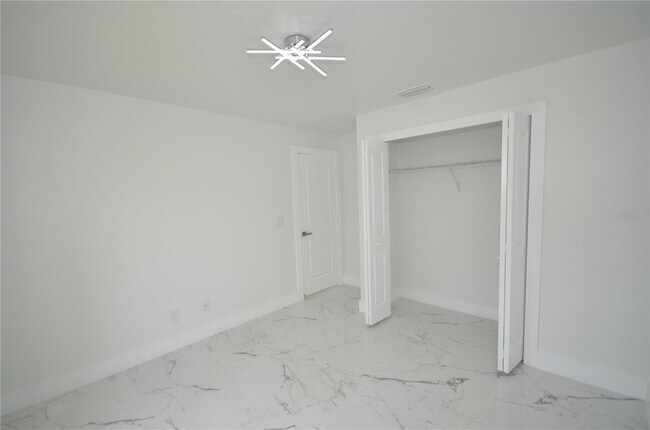 Building Photo - 1132 Edelweiss St E