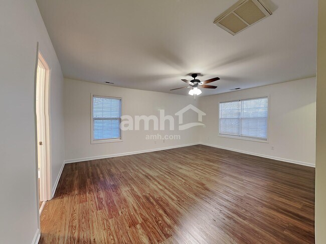 Building Photo - 10 Oakville Ct