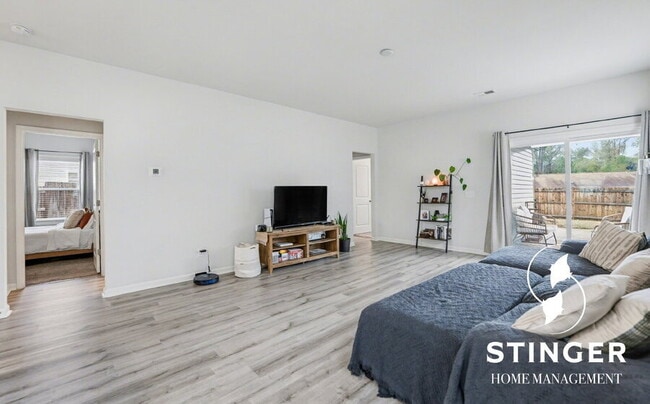 Building Photo - 198 Great Bend Dr