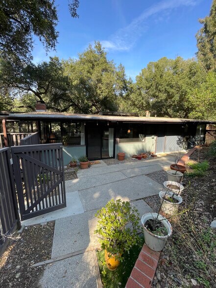 Building Photo - 9801 Shadow Island Dr