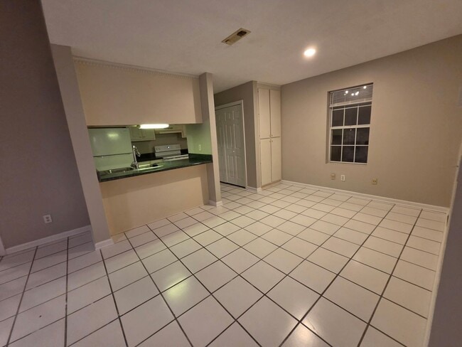Building Photo - Elm Lake Golf Course House