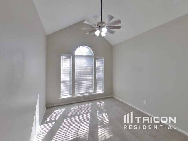 Building Photo - 1517 Allen Dr