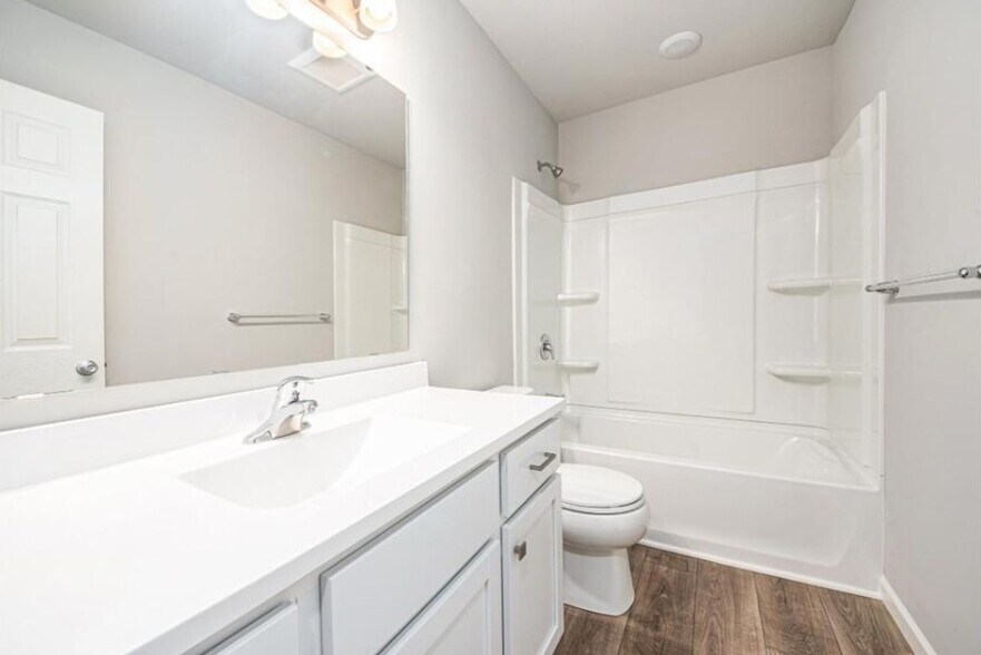 Building Photo - 4633 Glen Haven Dr