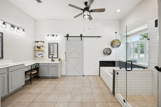 Building Photo - 2716 Royal Troon Dr