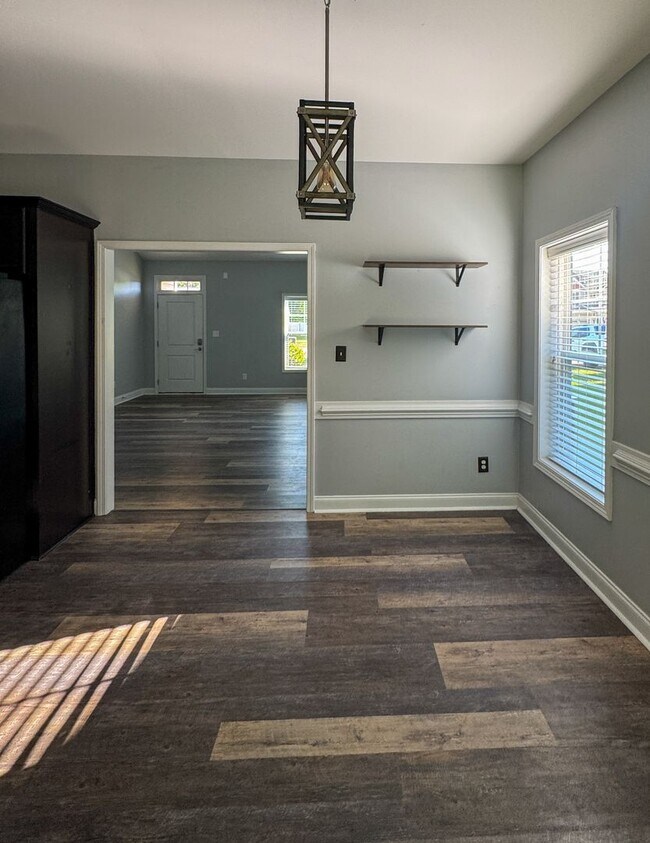 Building Photo - Attractive 3 Bed 2 Bath Home in Westgate