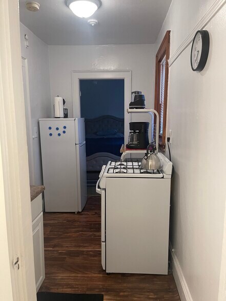 Building Photo - 3 Chamblet St