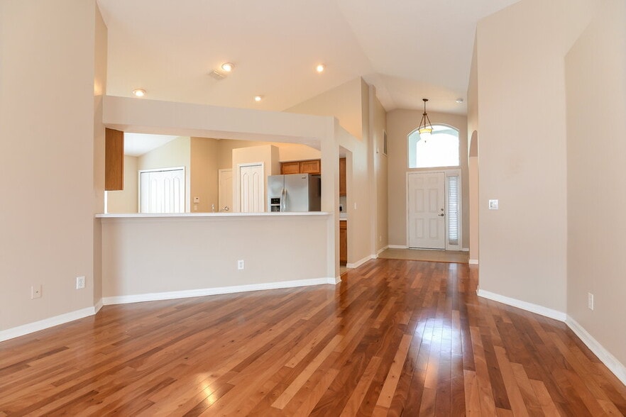 Building Photo - 3844 Judson Dr