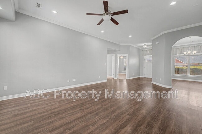 Building Photo - 1501 S Breckenridge Loop