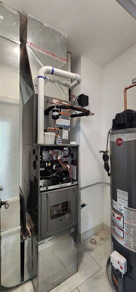 Building Photo - 2552 S Central Park Ave